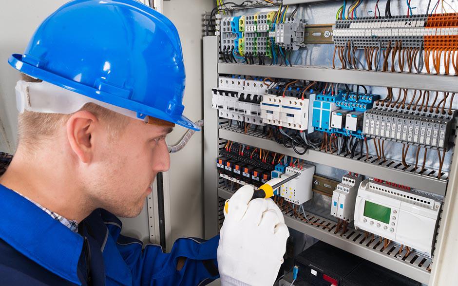 électricien dans le bâtiment Paris 15